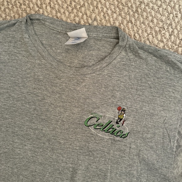 Vintage embroidered Boston Celtics t shirt - Picture 1 of 5